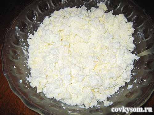 Творожные рогалики с начинкой из вишни