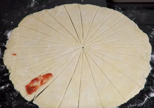 Пышные творожные рогалики. Творожные рогалики с повидлом нежнее нежного