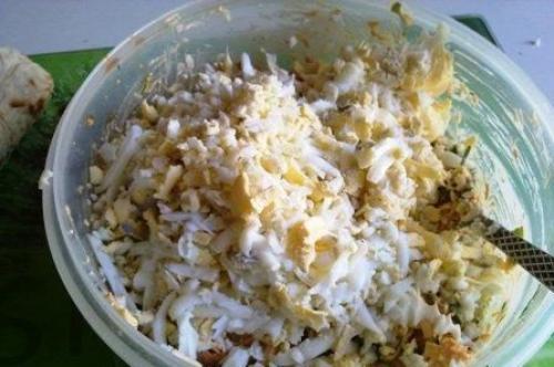 Рулет из лаваша с консервой и крабовыми палочками. Как приготовить рулет из лаваша с консервированной рыбой