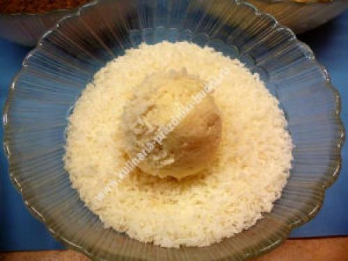 Конфеты из творога и кокосовой стружки. Конфеты из творога