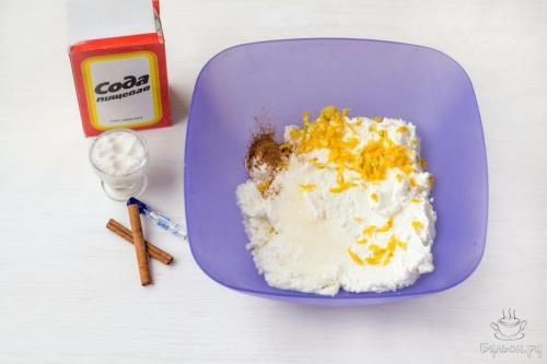 Рецепт 5: ПП запеканка из творога с клюквой и корицей