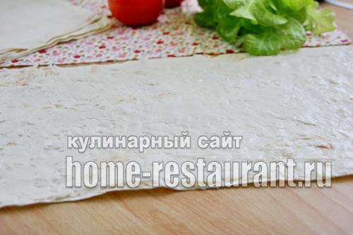 Рулетики из лаваша с крабовыми палочками и грибами