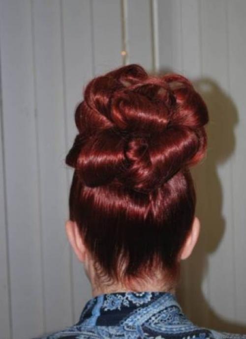 Элемент прически букли. Прическа букли. Техника выполнения на фото и видео.