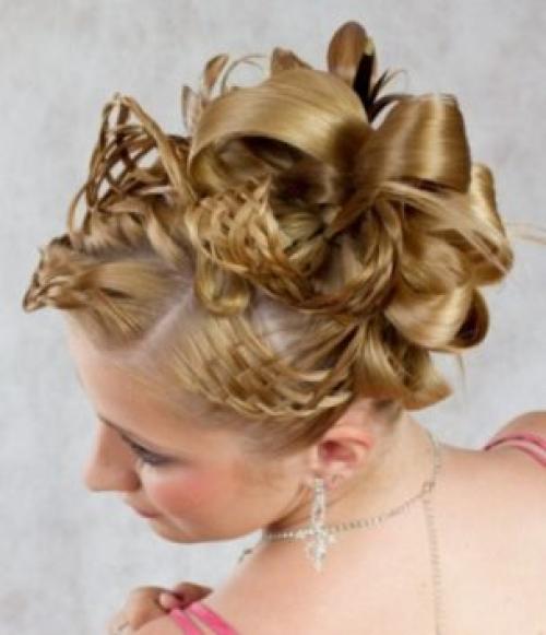 Элемент прически букли. Прическа букли. Техника выполнения на фото и видео.