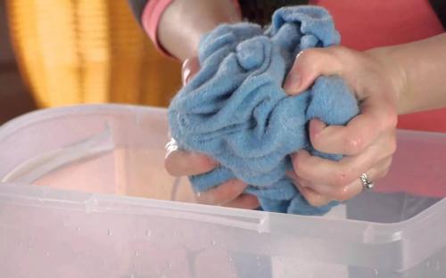 Как растянуть платье стрейч в ширину. Как растянуть, севшую после стирки одежду