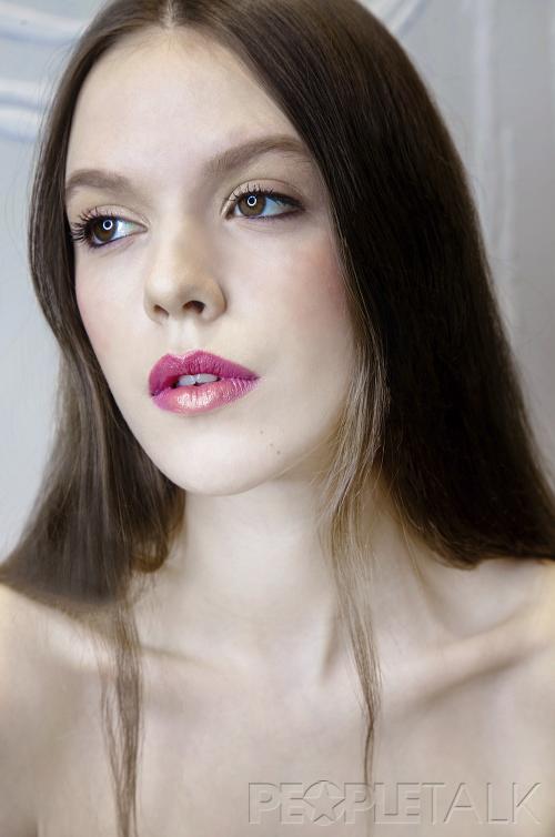 Макияж помадой. Макияж только помадой: советы от визажиста Guerlain