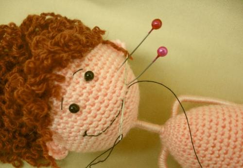 Делаем прическу куколке. Как сделать волосы кукле — советы по выбору материалов и варианты укладки причесок (95 фото и видео)