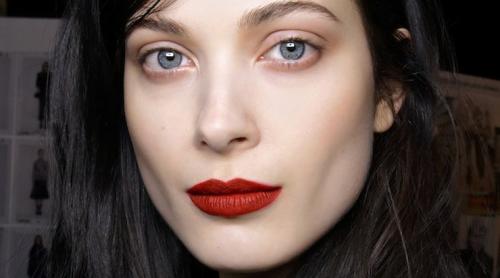 Макияж с винной помадой. Колонка Жени Седого: как носить помаду винного цвета