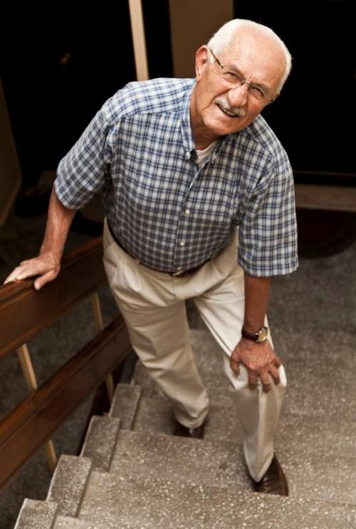 Как лечить суставы колен. Народные методы лечения боли в коленных суставах: как не навредить себе