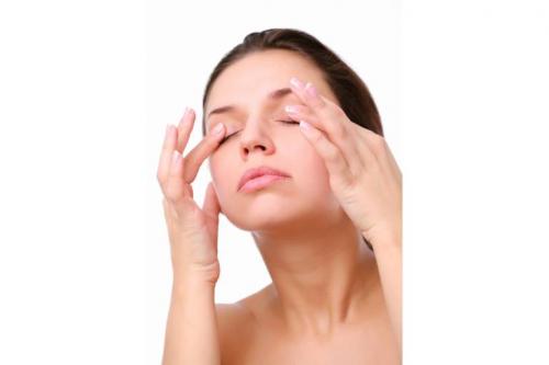 Как убрать мешки под глазами. Мешки под глазами: причины появления