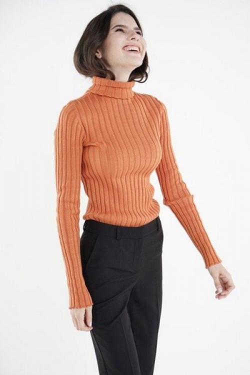 С чем носить водолазку с горлом женский 2019. Must have 2019: водолазка с горлом и все о том, как ее носить