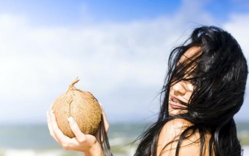Чем кокосовое масло полезно для волос. Как правильно использовать кокосовое масло для волос 01 Чем кокосовое масло полезно для волос. Как правильно использовать кокосовое масло для волос 01