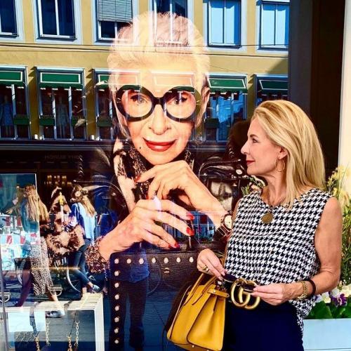 Мода 2019 для женщин з.  Шикарный возраст: модные осенние образы 2019 от женщин-блогеров после 50