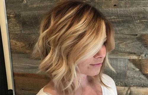 Как уложить каре волнами. Красивые локоны на короткие волосы утюжком