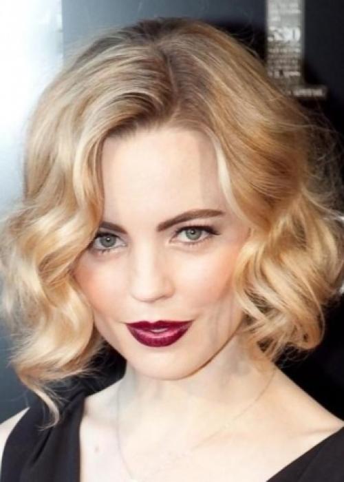 Как уложить каре в домашних условиях. Вечерние варианты  08