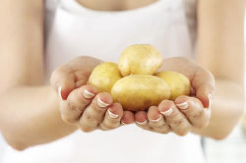 Как убрать темные круги под глазами народными средствами