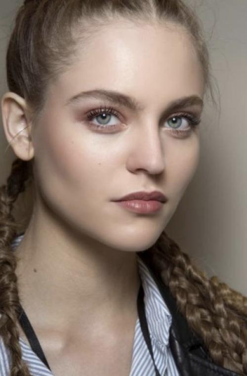 Как сделать свежий макияж. Легкий макияж и его особенности