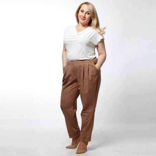 Брюки-бананы с чем носить. С чем носить брюки-бананы, стильные и модные образы