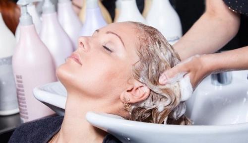 Как покрасить темные волосы светлым тоником. Окрашивание темных и светлых волос тоником: особенности и способ применения