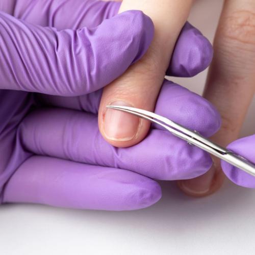 Почему гель-лак не держится на ногтях?