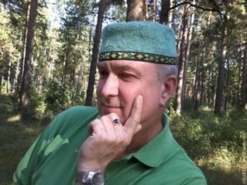 Короткая шапка бини. Как называется короткая шапка до ушей