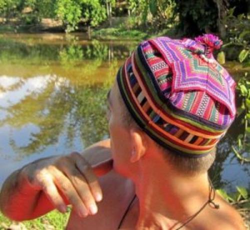 Короткая шапка бини. Как называется короткая шапка до ушей