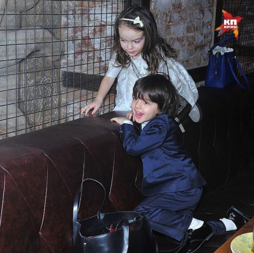 Во сколько Киркоров женился на Пугачевой. Пугачева о разводе с Киркоровым: “Он переживал не за меня, а за себя-любимого” 16