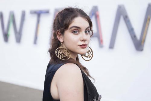 Легкая химия на средние волосы. Легкая химия меньше вредит волосам, чем обычная