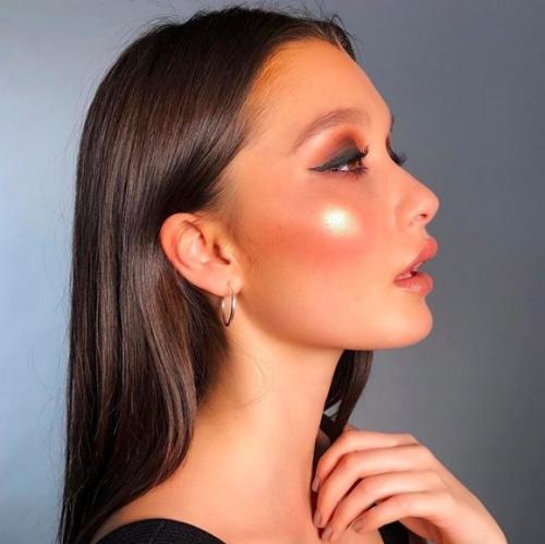 Хайлайнер это косметика. Хайлайтер: подробное бьюти-досье