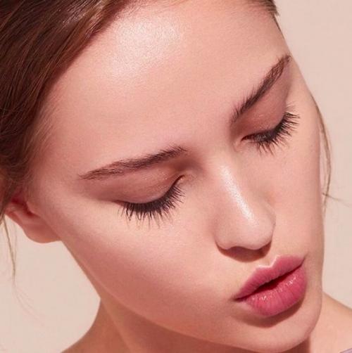 Хайлайнер это косметика. Хайлайтер: подробное бьюти-досье