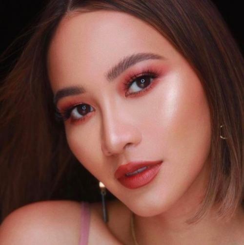 Хайлайнер это косметика. Хайлайтер: подробное бьюти-досье