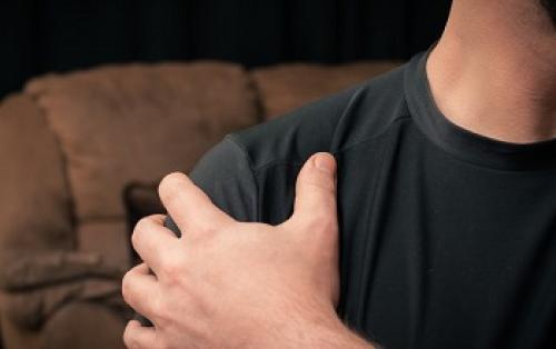 Если хрустит плечо, что делать. От чего появляется? 05 Если хрустит плечо, что делать. От чего появляется? 05