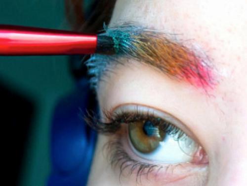 Простая коррекция бровей в домашних условиях: шаг за шагом 04 Простая коррекция бровей в домашних условиях: шаг за шагом 04