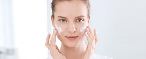 Как очистить сухую кожу лица. Способы бережного очищения кожи лица 01