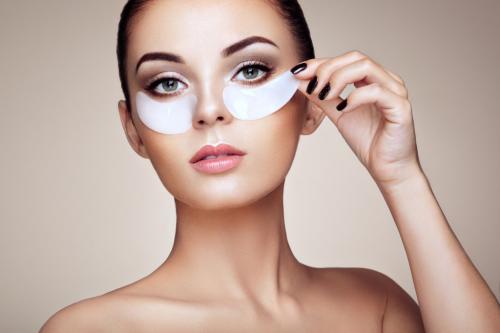 Как ухаживать за кожей вокруг глаз в домашних условиях? 01