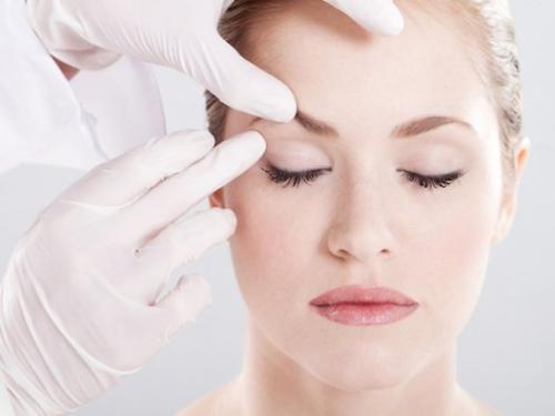 Как ухаживать за кожей вокруг глаз в домашних условиях? 08