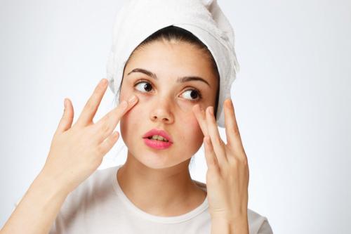 Как ухаживать за кожей вокруг глаз в домашних условиях? 02