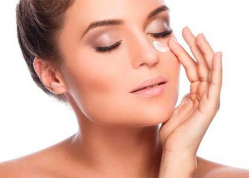 Как ухаживать за кожей вокруг глаз в домашних условиях? 03