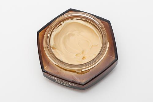 Как правильно ухаживать за сухой кожей лица. Влага, дающая силы: как ухаживать за сухой кожей 16