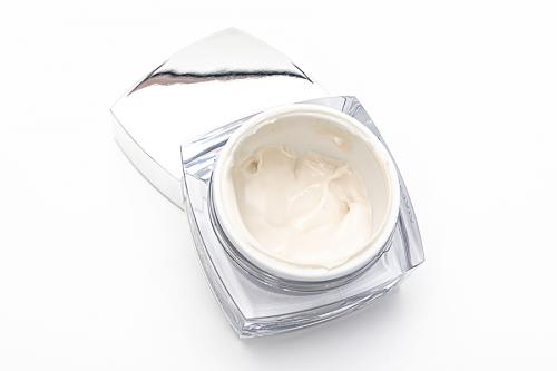 Как правильно ухаживать за сухой кожей лица. Влага, дающая силы: как ухаживать за сухой кожей 12