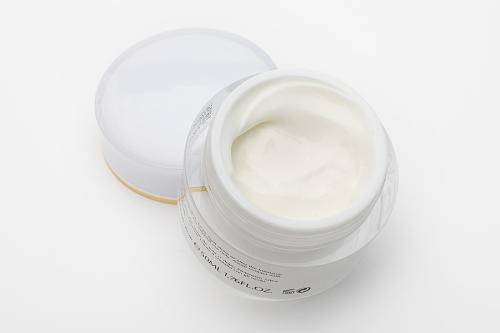 Как правильно ухаживать за сухой кожей лица. Влага, дающая силы: как ухаживать за сухой кожей 14