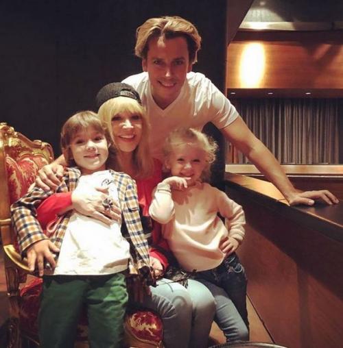 Какие доказательства были представлены для подтверждения гомосексуальности Евгения Миронова. Появление ребёнка от суррогатной матери сочли подтверждением нетрадиционной ориентации Евгения Миронова