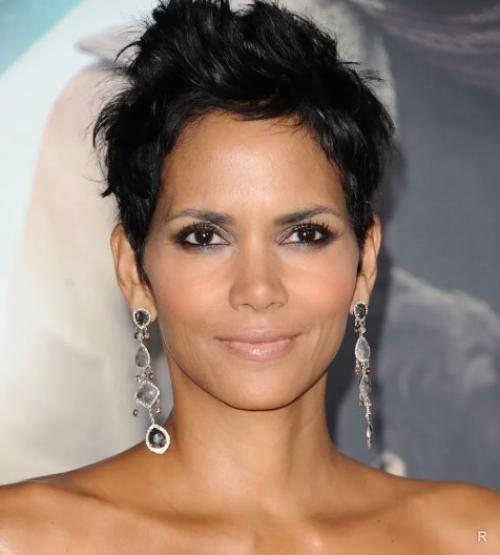 Как сделать короткую стрижку более женственной и мягкой. Простые способы, которые помогут оставаться женственной и привлекательной с короткой стрижкой