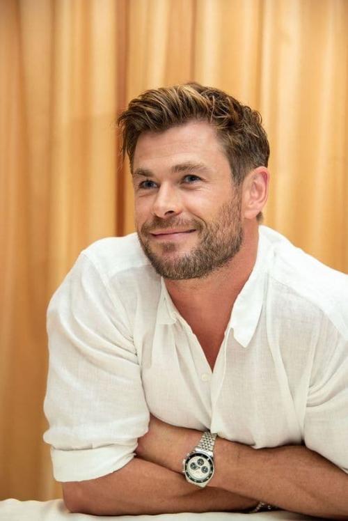 Стрижки для широкого лица мужские. Короткие мужские прически для круглого лица