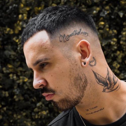 Стрижки для широкого лица мужские. Короткие мужские прически для круглого лица