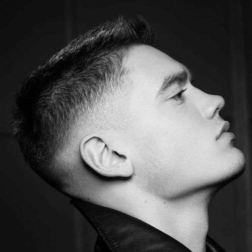 Стрижки для широкого лица мужские. Короткие мужские прически для круглого лица