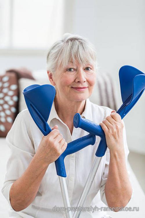 Перелом шейки бедра у пожилых людей. Виды переломов шейки бедра у пожилых 01