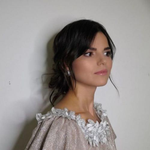 Стрижки для круглого лица 2022. Актуальные короткие стрижки для круглого лица – фото