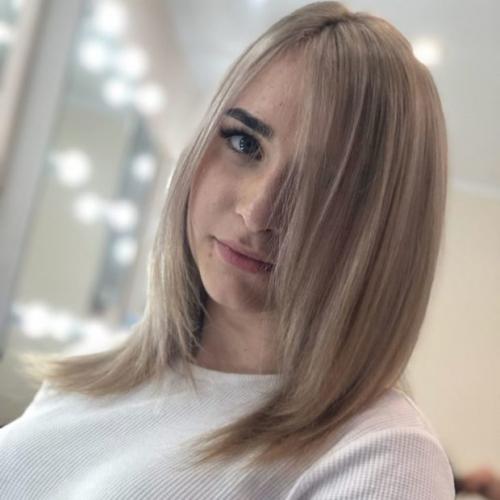 Стрижки для круглого лица 2022. Актуальные короткие стрижки для круглого лица – фото