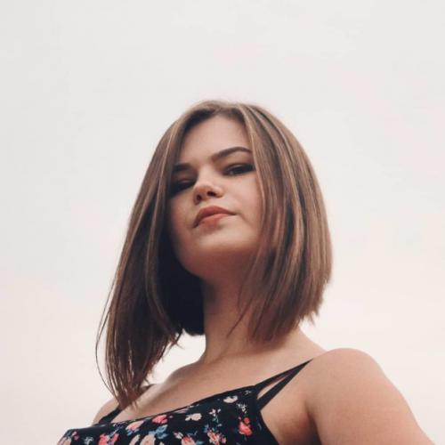 Стрижки для круглого лица 2022. Актуальные короткие стрижки для круглого лица – фото